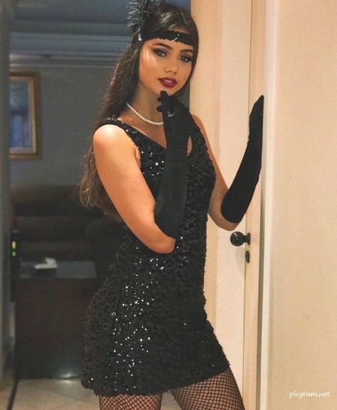 Great Gatsby Outfit, Gatsby Party Outfit, Gatsby Outfit, Halloween Costumes Women Creative, Gatsby Party Dress, 90s Halloween Costumes, Dress And Gloves, Gatsby Themed Party, Halloween Coustumes