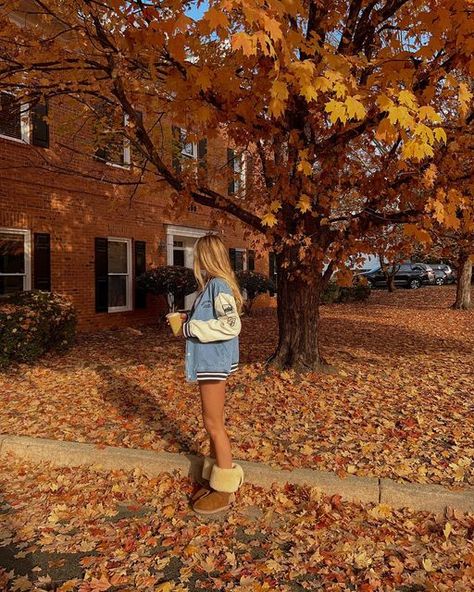 pacsun on Instagram: "iconic fall fits, seen here on our #pacfamily 🍂💫 which look is your fav? shop ‘em all now at the link in bio. 🎁" Fall Aesthetic Pictures, Studera Motivation, Fall Boards, Fall Shoot, Fall Mood Board, Fall Mood, Fall Semester, Fall Bucket List, Pumpkin Spice Season