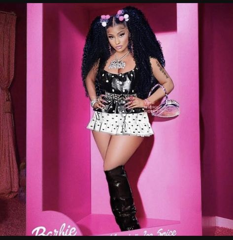 Nicki Minaj Barbie Tingz Outfit, Bestdressed Aesthetic, Nicki Minaj Costume, Nicki Minaj Outfits, Best Celebrity Halloween Costumes, Nicki Minaj Barbie, Celebrity Beauty Secrets, Nicki Minaj Pictures, Celebrity Halloween Costumes