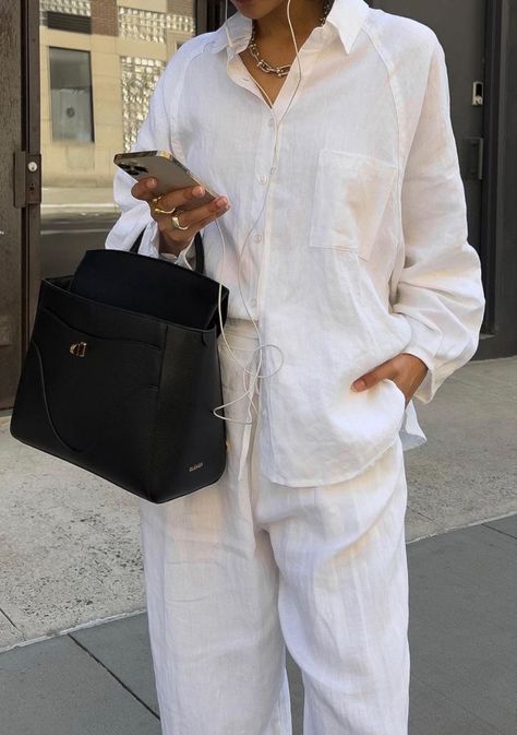 White Linen Pants Outfit, White Linen Outfit, Linen Summer Outfits, Linen Pants Outfit, Timeless Outfits, Oversized Outfit, Outfit White, Casual School Outfits, Summer Work Outfits