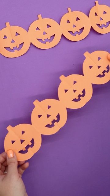 Orange Paper Craft, Jack O Lantern Diy, Ocean Kids Crafts, Halloween Diy Paper, Paper Pumpkin Craft, Craft Pumpkins, Paper Chain, Orange Paper, Paper Chains