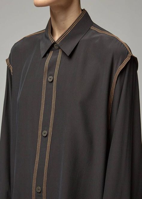 Menswear Details, Pointy Collar, Abaya Designs, Shirt Detail, Designer Tops, Mode Inspo, Collar Shirt, Fashion Sewing, Fashion Drawing