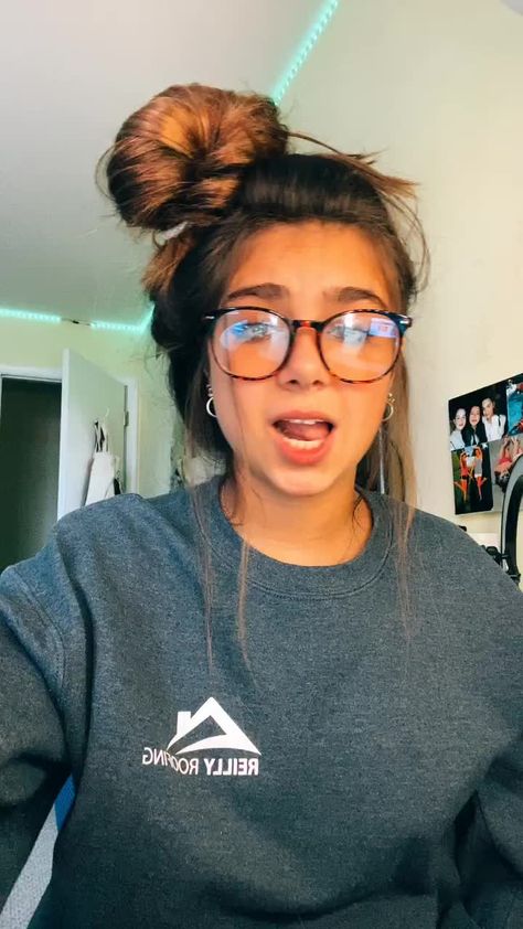 Messy Bun With Glasses Aesthetic, Messy Bun Glasses Aesthetic, Messy Bun And Glasses Aesthetic, Messy Hair And Glasses, Cute Girls With Glasses Aesthetic, Glasses And Messy Bun, Glasses Aesthetic Girl, Brunette With Glasses, Twenties Aesthetic