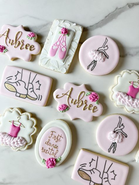 Dance Decorated Cookies, Dance Cookies Decorated, Dance Cookies, Icing Ideas, Royal Iced Cookies, Dance Themes, Dance Recital, Cookie Inspiration, Iced Cookies