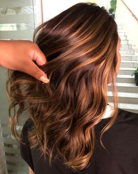 Hair color experimentation idea number 2. This one will be on engagement photos Strawberry Blonde Highlights, Brown Hair Shades, Hair Color Caramel, Chocolate Hair, Gorgeous Hair Color, Caramel Hair, Hair Done, Brown Hair Balayage, Hair Appointment