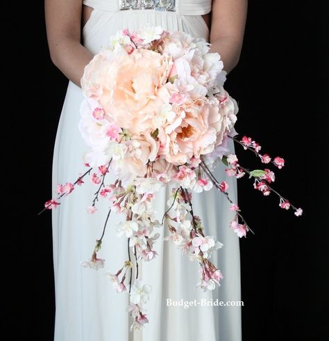 Wedding bouqet with sakura (cherry blossom) - my favorite flower! Cherry Blossom Wedding Bouquet, Cherry Blossom Bouquet, Cherry Blossom Wedding Theme, Sakura Wedding, Cherry Blossom Theme, Wedding Flower Guide, Cherry Blossom Wedding, Japanese Wedding, Bouquet Bridal