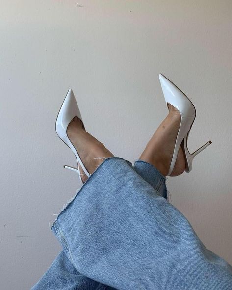 Clear Heels Outfit Classy, Trendy Heels, Dr Shoes, Shoes Heels Classy, Cute Shoes Heels, Heels Classy, Fancy Shoes, Shoe Inspo, Girly Shoes