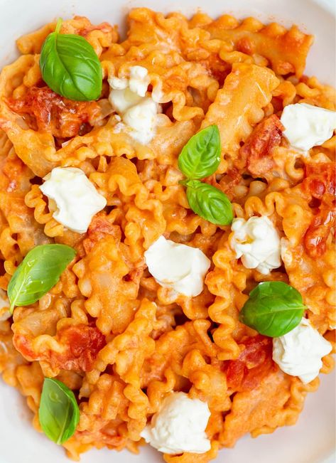 Malfada Pasta Recipe, Trumpet Pasta Recipes, Mafalda Pasta Recipes, Malfadine Pasta Recipes, Malfadine Pasta, Mafaldine Pasta Recipes, Napoletana Sauce, Mafaldine Pasta, Mafalda Pasta