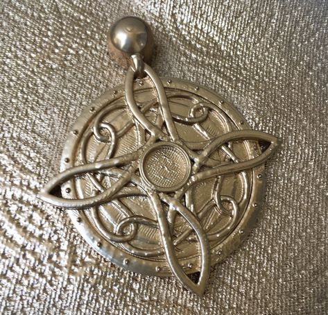 Amulet of Mara (Main Piece) by DefineLimit - Thingiverse Amulet Of Mara, Distant Relationship, Elder Scrolls V Skyrim, The Elder Scrolls, Goddess Of Love, Elder Scrolls, The Goddess, Skyrim, Art Sketches