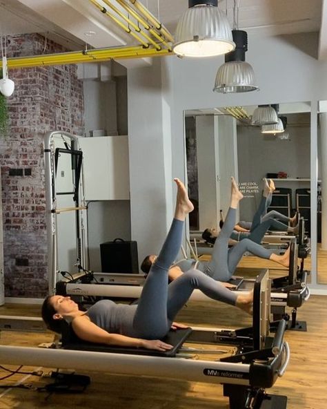 COOL CHARM PILATES on Instagram: "✨ Jump jump cardio cardio! ✨ shown by @agnesaxu @sibel_axu on jumpboard reformer @peakpilatesbelgium @peakpilates ____. #coolcharmpilates #pilates #cardio #powerhouse #strengthtraining #bodytransformation #workout #fit #bodygoals #sport #reformer #pilatesinstructor #pilatesaddict #bodyfitness #healthy #conditioning #sculpt #tone #fitnessmotivation #sportmotivation #health #peakpilates®" Pilates Circuit, Jumpboard Pilates, Pilates Reformer Abs Core Workouts, Pilates Reformer On The Mat, Stott Pilates Reformer, Pilates Instructor, Sport Motivation, Pilates Reformer, Transformation Body