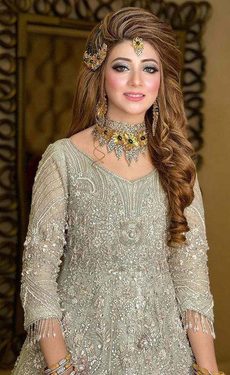 Walima Bridal Dress, Bangs Cut, Dress Design Wedding, Design Wedding Dress, Cotton Dress Indian, Pakistan Bridal, Pakistani Bridal Dress, Wedding Dress Design, Walima Dress