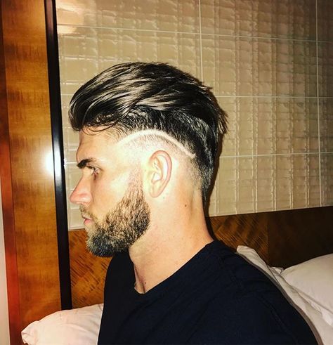 Bryce Harper Miami Hairstyles, Bryce Harper Haircut, Bryce Harper Hair, Baseball Haircuts, Stylish Mens Haircuts, Haircuts To Try, Barber Haircuts, Burst Fade, Monochrome Makeup Look