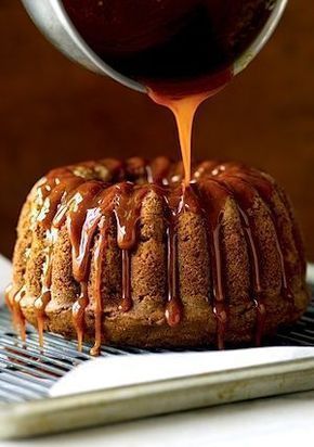 Trisha Yearwood's Fresh Apple Cake with Caramel Glaze Apple Bundt Cake Recipes, Trisha Yearwood Recipes, Apple Bundt Cake, Fresh Apple Cake, Cake With Caramel, Date Cake, Trisha Yearwood, Apple Dessert Recipes, Apple Cake Recipes