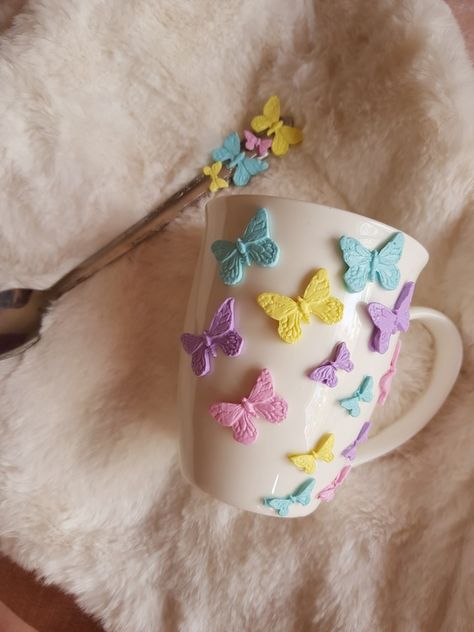 Butterfly Mug, Polymer Clay Gifts, Paper Cutout Art, Mug Crafts, Clay Diy Projects, Polymer Clay Diy, Clay Mugs, Polymer Crafts, Mug Art