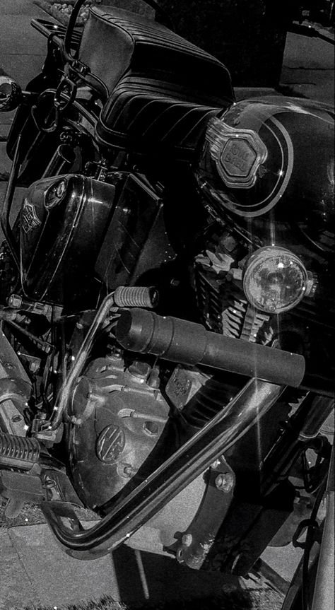 #aestheticedits #bullet #black #blackandwhite #aesthetic #iphonephotography Bullet Bike Royal Enfield Snap Story, Bullet Snaps Night, Royal Enfield Snap, Bullet Snap, Bullet Boy, Bullet Video, Bikes Aesthetic, Boys Attitude Pics Hd, Best Pic For Dp