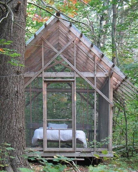 40 Enchanting outdoor bedroom ideas for dreamy sleep Modern Porch, Sleeping Porch, Screen House, A Small House, Outdoor Bedroom, Storage Sheds, Wooden Sheds, Garden Sheds, Building A Shed