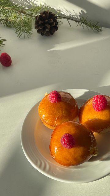 Tuyen 🌟 on Instagram: "making mini creme brulee donuts 👼 #cremebrulee #asmr #baking" Creme Brulee Donut Recipe, Creme Brûlée, Donut Creme Brulee, Cream Brulee Donut Recipe, Creme Brulee Donut, Creme Brulee Aesthetic, Crème Brûlée Aesthetic, Aesthetic Creme Brulee, Donut Flavors