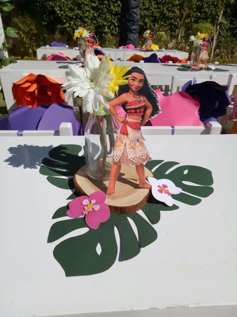 New Moana Centerpiece Moana Party Centerpieces, Moana Centerpieces Ideas Diy, Moana Birthday Centerpieces, Moana Centerpieces Ideas, Moana Centerpieces, Center Peices, Party Stations, Baby Moana, Moana 2