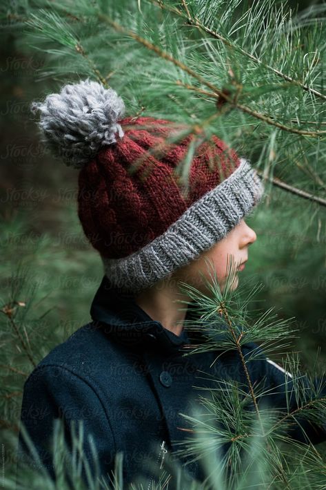 Christmas Tree Farm Pictures, Evergreen Christmas, Christmas Shoot, Christmas Cottage, Christmas Mini Sessions, Family Holiday Photos, Winter Family, Christmas Family Photos, Christmas Photography