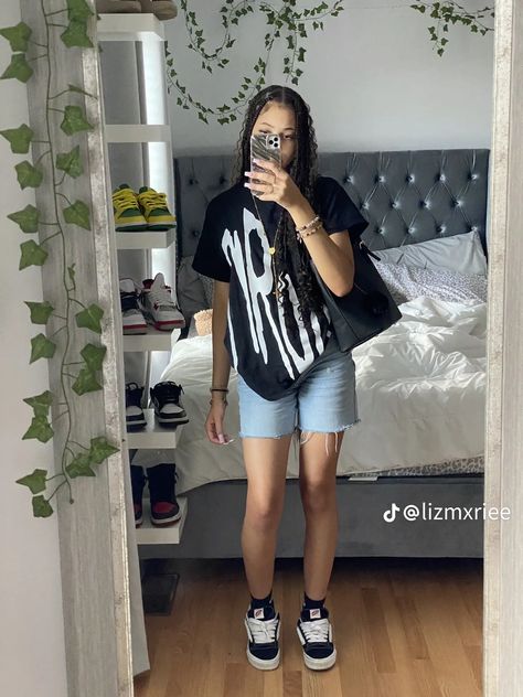 Short Jorts Outfit, Birkenstock Clogs Outfit Black Women, Shorts Outfit For School, Cute Summer School Outfits, Van Outfits, 2024 Fits, Cute Modest Outfits, Stylish Summer Outfits, Outfit Inspo Casual