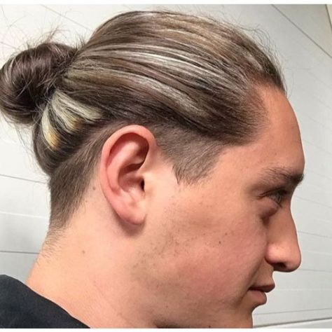 100+ Easy to Wear Man Bun Hairstyles That You Can Learn At Home! Men Long Hair Bun, Man Bun Curly Hair, Mens Long Hair Undercut, Back Undercut, Man Bun Undercut, Man Bun Styles, Sleek Wedding, Bun Style, Man Bun Hairstyles