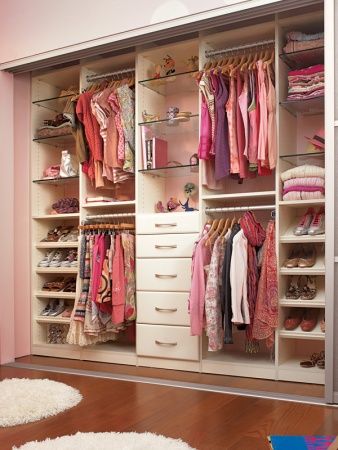 New year, new decoration. What's your remodel plan for this year? How about remodeling your old closet? Find the best inspiration here!  #closet #organizing #ideas #newyear #newyearseve #remodel #small #luxury #neat California Closets, Dream Closets, Kid Closet, Room Closet, Master Closet, Closet Designs, Closet Space, Remodel Bedroom, Closet Bedroom