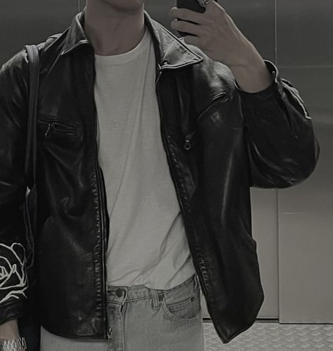 nick leister | culpa mía Cool Outfits For Men, Streetwear Men Outfits, Black Leather Jacket, Aesthetic Outfits, Look Cool, Jacket Outfits, Aesthetic Clothes, Boy Outfits, A Man