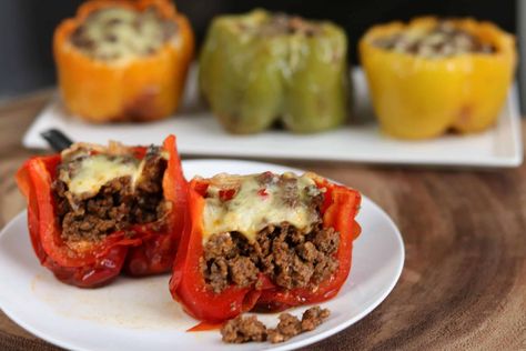 Easy Air Fryer Stuffed Peppers with Chipotle Cerveza Ground Beef Frozen Stuffed Peppers, Pressure Cooker Pork Tenderloin, Mason Woodruff, Low Calorie Tortilla, Pulled Chicken Recipes, Ground Beef Chili, Mexican Shredded Chicken, Stuffed Peppers Recipe, Ground Beef And Potatoes