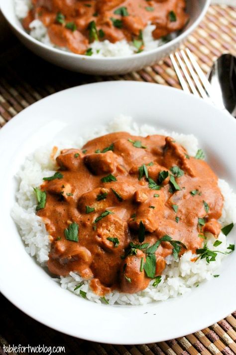 Chicken Tikka Masala {Crockpot}!! This is sooooooo good!!!! Chicken Tikka Masala Crockpot, Tikka Masala Crockpot, Chicken Tikka Masala Slow Cooker, Slow Cooker Tikka Masala, Poulet Tikka Masala, Table For Two, Chicken Tikka Masala, Chicken Tikka, Tikka Masala