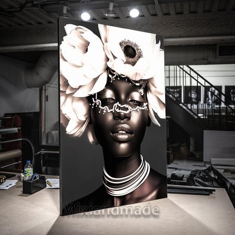 🌺 The essence of African beauty, strength, and wisdom immortalized in art. Swipe to explore these breathtaking paintings. 🎨✨ #AfricanWomen #ArtCollection #VisualStorytelling Scandinavian Wall Decor, Sunflower Gifts, Scandinavian Wall, Dance Art, Art Wall Decor, Halloween Cat, African Women, Black Art, Wall Hangings