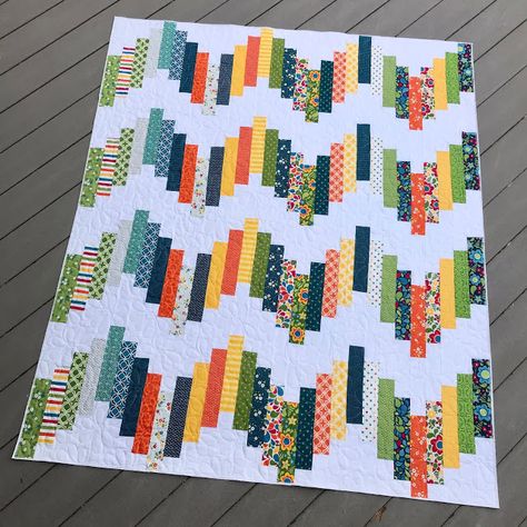 Easy Strip Quilts, Jelly Roll Quilts Easy, Jello Roll Quilt Patterns, Free Jelly Roll Quilt Patterns Printables, Jelly Roll Lap Quilt Patterns Free, Jelly Rolls Quilts, Quilt With Jelly Roll, Modern Jelly Roll Quilt Patterns, Jelly Roll Sizzle Quilt Pattern