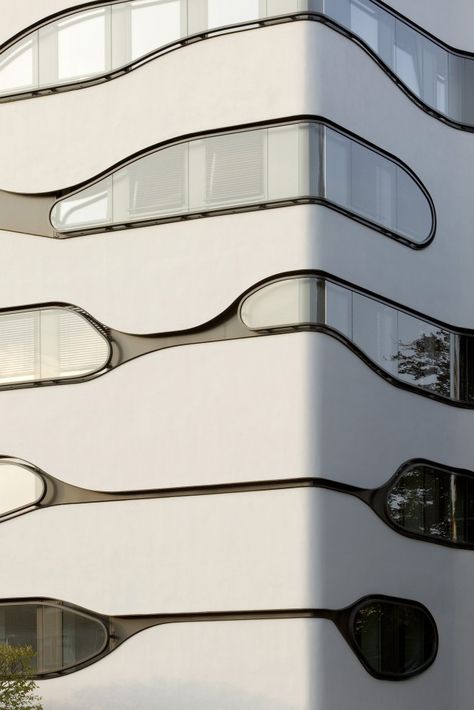 Schlump One - Office Complex and University Building, Hamburg by J. Mayer H. Architects (2012) Building Facade, Space Architecture, Architecture Exterior, Organic Design, Facade Architecture, Futuristic Architecture, Brutalism, Facade Design, Design Minimalista