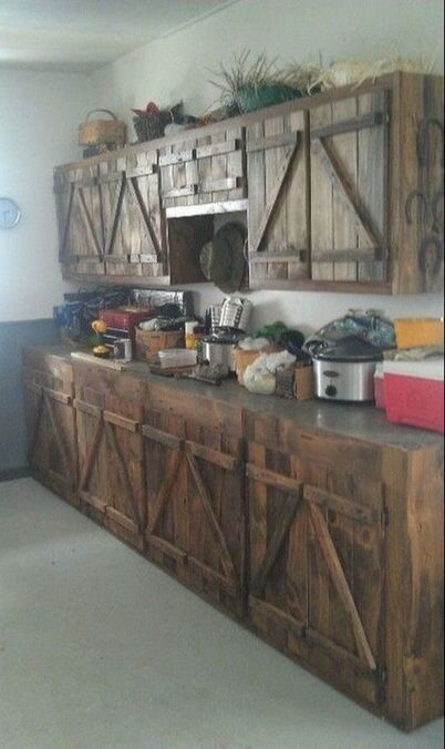 Pallet Kitchen, Rustic Kitchen Cabinets, Farmhouse Kitchen Cabinets, New Kitchen Cabinets, Rustic Kitchen Decor, Kitchen Cabinet Design, Kitchen Remodel Idea, Counter Top, Cabinet Design