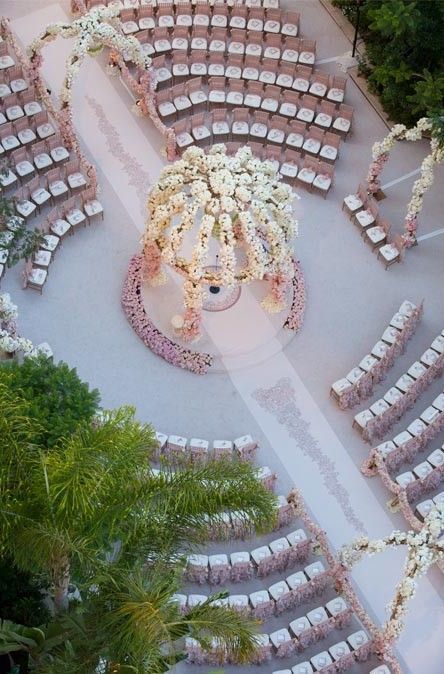 Wedding Ceremony Setup, Wedding Ceremony Seating, Rustic Wedding Decorations, Ceremony Seating, Amazing Weddings, Mod Wedding, Wedding Aisle, Wedding Goals, Wedding Ceremony Decorations