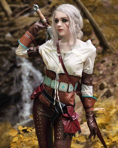 Ciri The Witcher, Ciri Cosplay, Ciri Witcher, Pre Raphaelite Art, Hot Costume, Cosplay Inspiration, Witcher 3 Wild Hunt, Witcher 3, Katherine Mcnamara