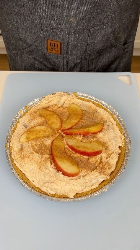 Easy no bake apple pie | Easy no bake apple pie | By Kiera's Southern Cooking | Facebook No Bake Apple Pie, Easiest Apple Pie, Apple Pie Easy, Campfire Foods, Holiday Party Treats, Yummy Pie Recipes, Apple Pie Recipe Easy, Pie Easy, Best Cookies Ever