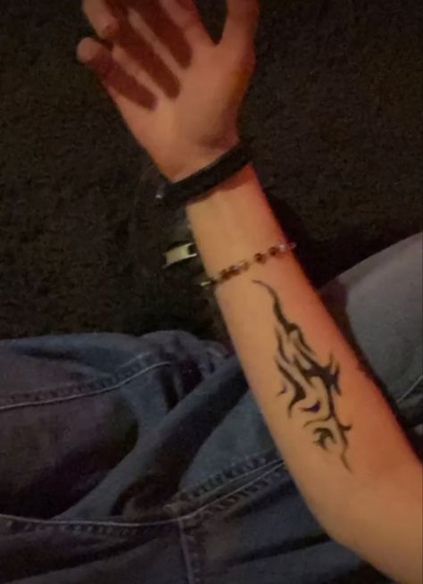 Hand Tattoos Pen, Pretty Hand Tattoos For Women, Cyberciligism Tattoo, Men Henna Tattoo, Leg Sleeve Tattoos, Leg Tattoo Ideas, Emo Tattoos, Grunge Tattoo, Sigil Tattoo