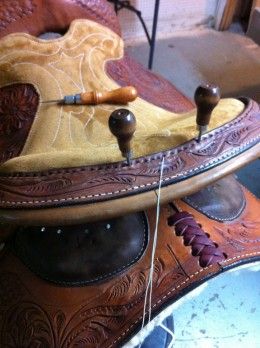 Hand sewing cantle binding Saddle Repair, Horse Items, Saddle Making, Horse Bow, Saddle Stand, Western Pleasure Horses, Barrel Racing Saddles, Saddle Rack, Saddle Shop