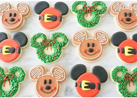 Christmas Disney Cookies, Mickey Mouse Christmas Cookies, Mickey Christmas Cookies, Disney Christmas Cookies, Disney Christmas Treats, Thanksgiving Cookies Decorated, Cockatiel Toys, Mouse Cookies, Christmas Sugar Cookies Decorated