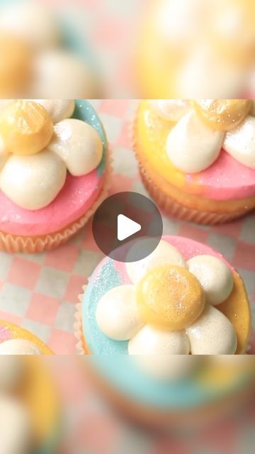 297K views · 5.8K likes | Food Network on Instagram: "Retro Buttercream Flowers are on our spring vision board 🌸 🌼
🎥: @_bellabakes" Flower Power Cupcakes, Groovy One Cupcakes, Retro Cupcake Ideas, Retro Cupcakes, Groovy Flower Cookies, Retro Flower Cupcakes, Piping Techniques, Skate Party, Buttercream Flowers