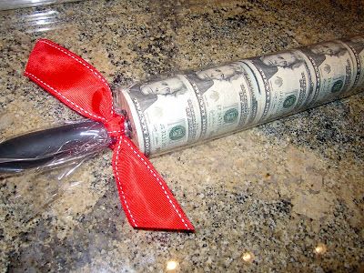 Ways to Give Money Ways To Give Money, Money As A Gift, Wrapping Money, Money Flowers, Gift Money, Creative Money Gifts, Birthday Money, Christmas Money, Present Christmas