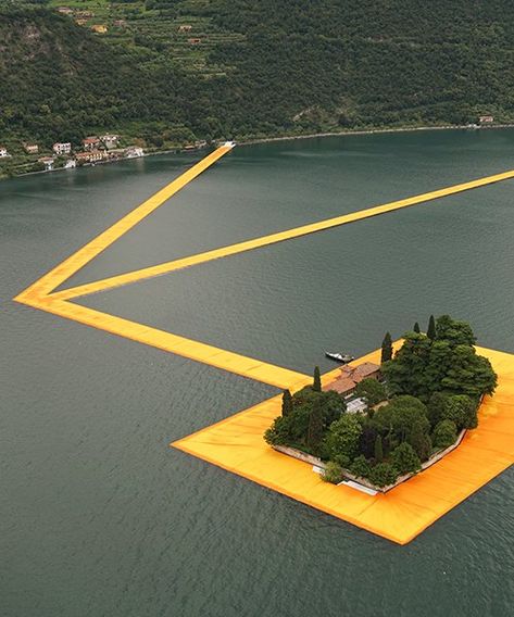 Christo And Jeanne Claude, Jeanne Claude, Online Architecture, Floating Architecture, Lake Iseo, Floating Platform, Landscape Elements, Architecture Magazines, Artistic Installation