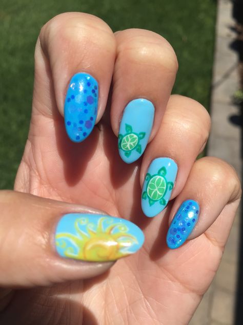 Summer nails 2015 - wanted to create nail art that had turtles and felt like summertime. This turned out just like I envisioned. Turtle Nail Design Easy, Sea Turtle Nail Art, Sea Turtle Nails, Summer Nails 2015, Sb Nails, Nails Verano, Turtle Nail Art, Turtle Nails, Anchor Nails