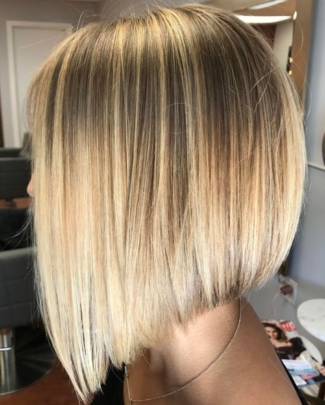 Slanted Lob With Textured Ends Medium Bobs, Cortes Bob, Angled Bob Haircuts, Medium Bob Haircut, Graduated Bob, Inverted Bob Hairstyles, Long Bobs, Medium Bob, Medium Bob Hairstyles