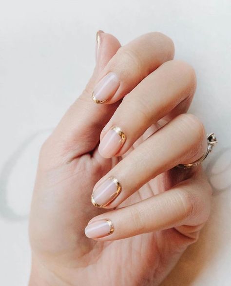 Bridal looks aren’t limited to gorgeous gowns... sometimes it’s the little details that can be the most fun! We are swooning over this Dry By London look   Image: @drybylondon. Natural Wedding Nails, Nail Art Mariage, Bridal Manicure, Wedding Day Nails, Wedding Manicure, Bridal Nail Art, Gold Nail Art, Elegant Nail Designs, Minimalist Nail Art