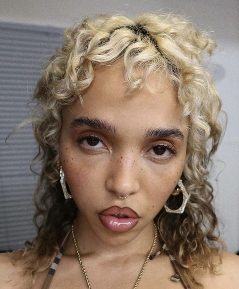 Thank You Song, Brat Summer, Fka Twigs, Capricorn Women, Dream Hair, Glam Makeup, Curly Hair Styles Naturally, Pretty Woman, Hair Inspo