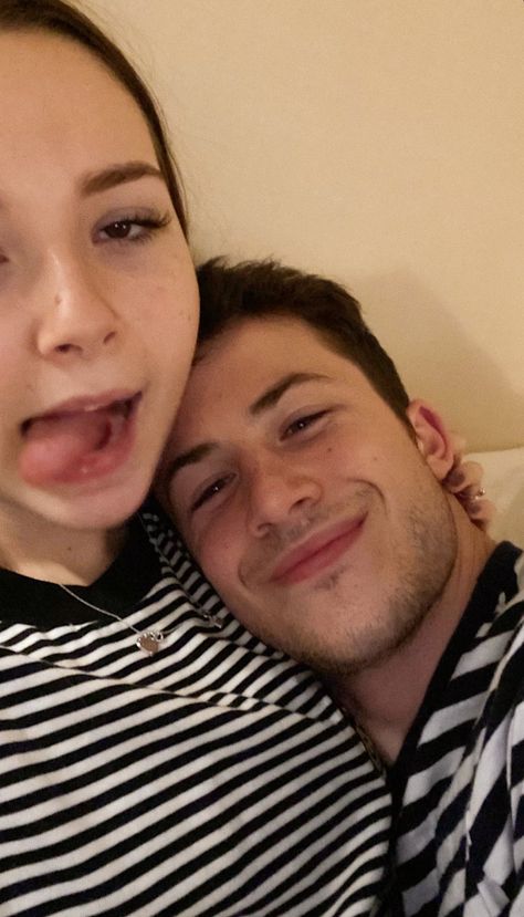 Dylan Minnette And Lydia Night, Lydia Night, Cute Relationship Pictures, Dylan Minnette, Divorce And Kids, I Saw The Light, Let's Get Married, The Love Club, Pic Pose