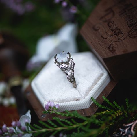 Handcarved twig design with leaves and branches growing up towards a moonstone 🌙 This was a custom order, and I can handcarve this style of nature inspired ring to fit any kind of gemstone. Goth Engagement Rings, Goth Engagement, Woodland Goth, Goth Rings, Goth Ring, Leaves And Branches, Nature Inspired Rings, Nature Inspired, Moonstone