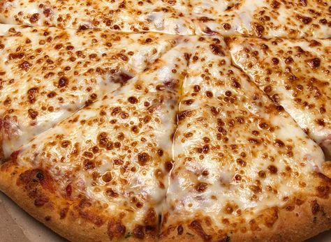 Dominos Aesthetic, Stuffed Crust Pizza, Aesthetic Pizza, Stuffed Crust, Four A Pizza, Domino's Pizza, Junk Food Snacks, Crust Pizza, London Food