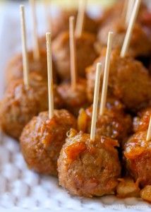 Barbecue Pineapple Meatballs - Lil' Luna Barbecue Pineapple, Pineapple Meatballs, Bbq Pineapple, Summer Appetizers Easy, Kids Birthday Party Food, Grape Jelly Meatballs, Wedding Appetizers, Pineapple Recipes, Frozen Meatballs